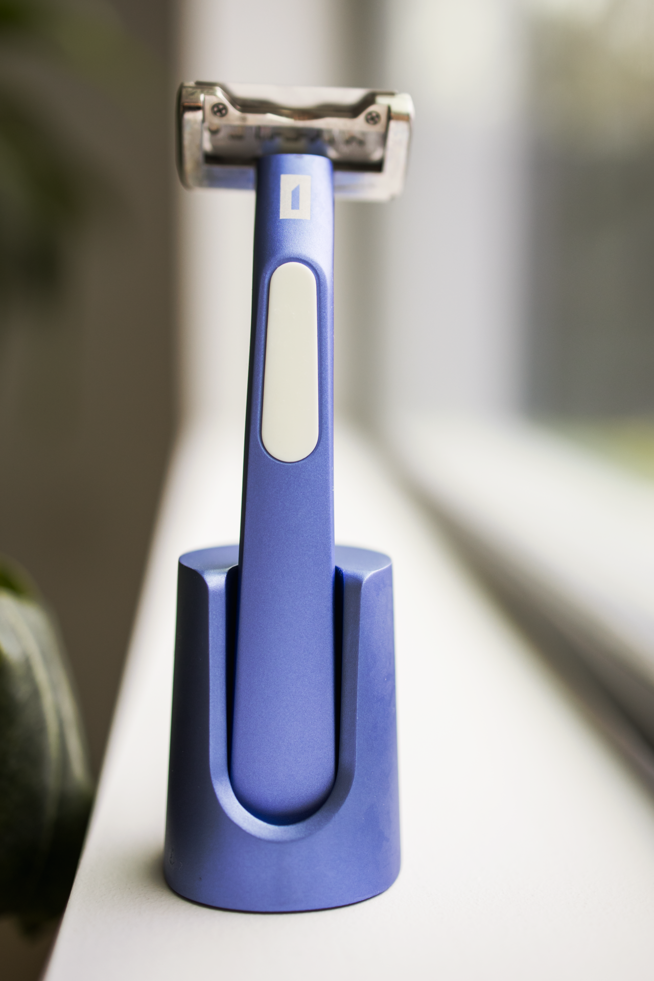 OneBlade DAWN Razor ラベンダー色 スタンド収納 敏感肌対応 一枚刃シェーバー エステ・スキンケアと併用可能