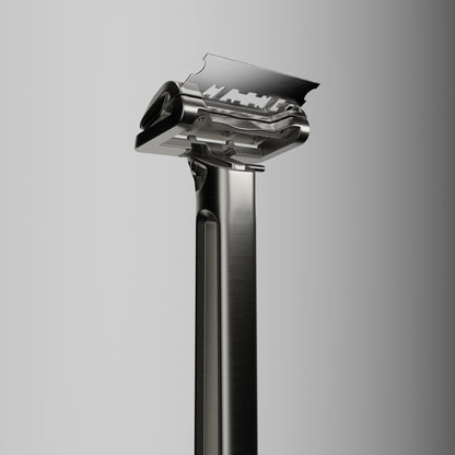 OneBlade GENESIS Razor ステンレス製 正面アップ写真 日本公式 高級シェーバー カミソリ市場でHENSONなどと並ぶモデル