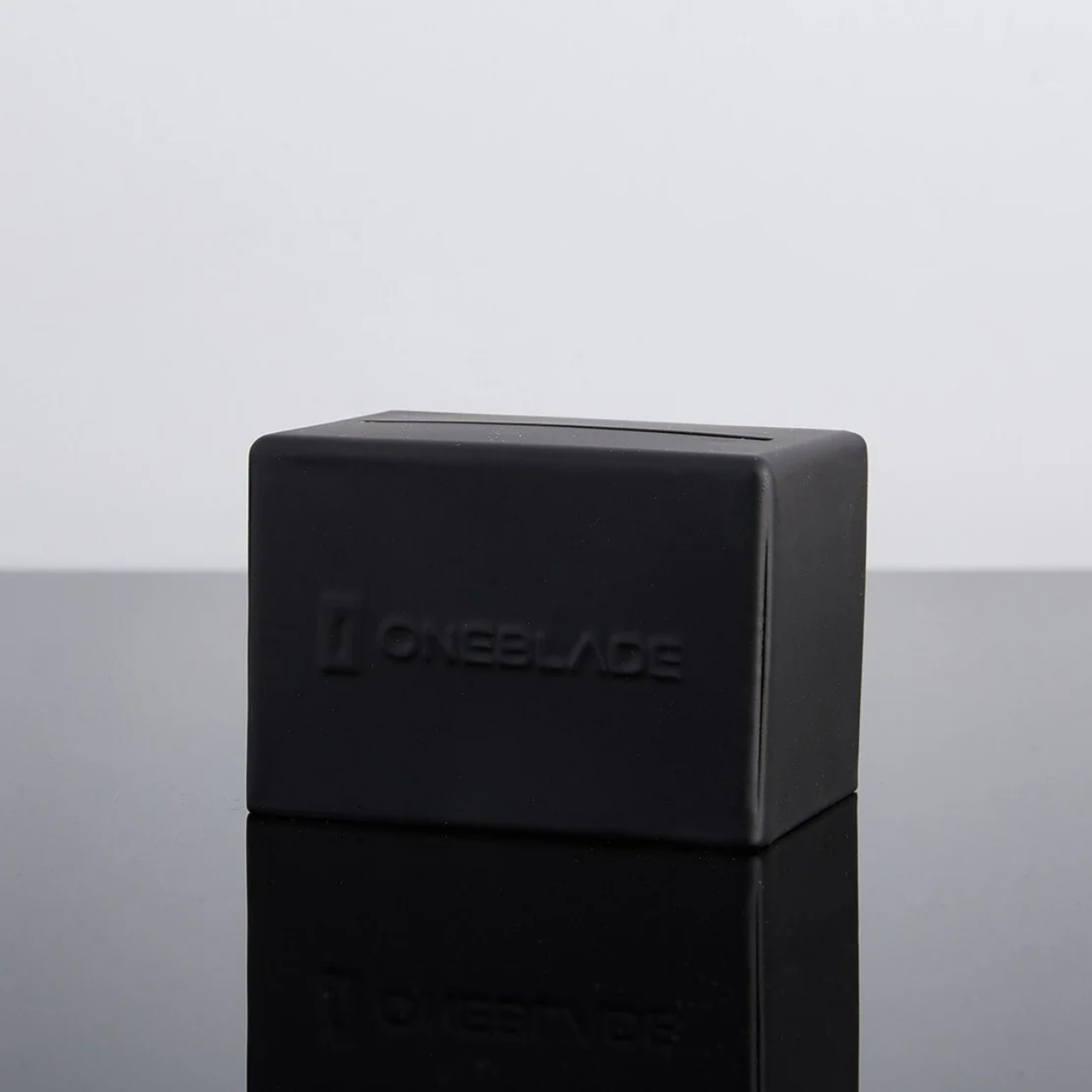 OneBlade ブレードリサイクルバンク｜マットブラックの専用ケース デザイン