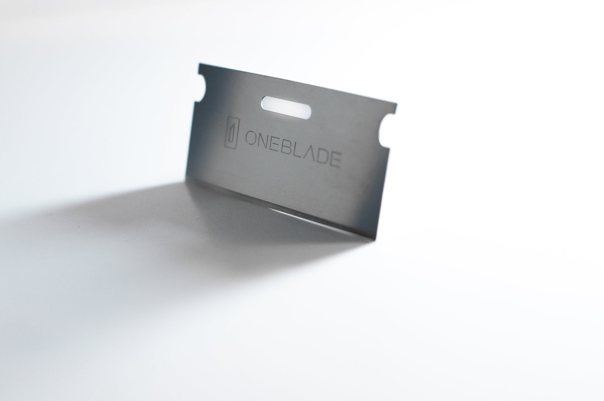 OneBlade HiCarbon SE 専用替刃 斜め前ブレード クローズアップ